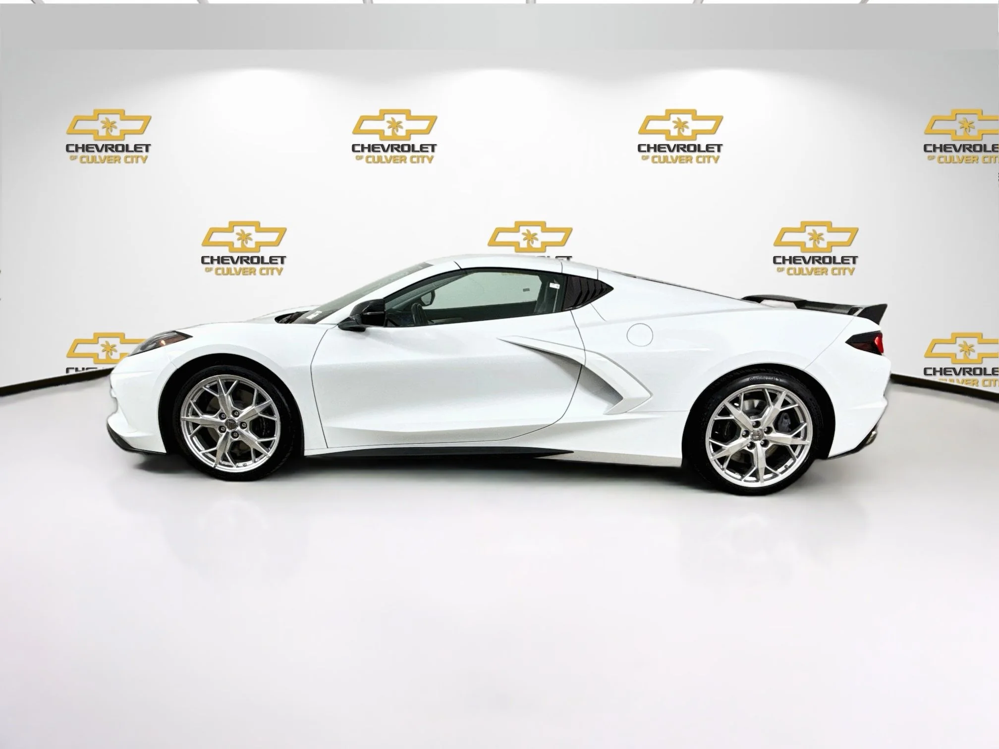Used 2022 Arctic White Chevrolet 3LT image 5