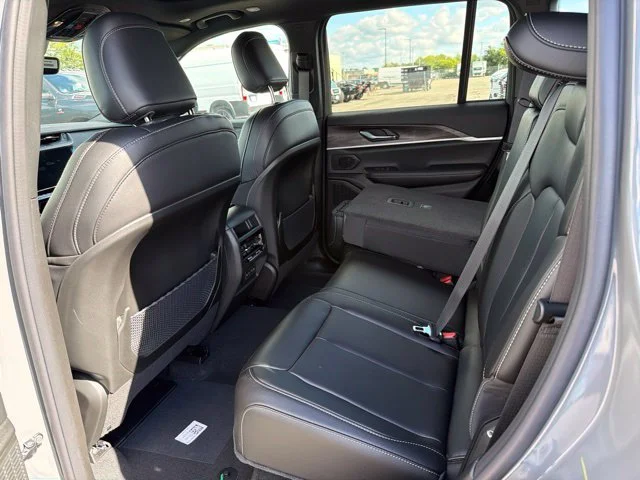 New 2027 Gray Jeep Limited image 7