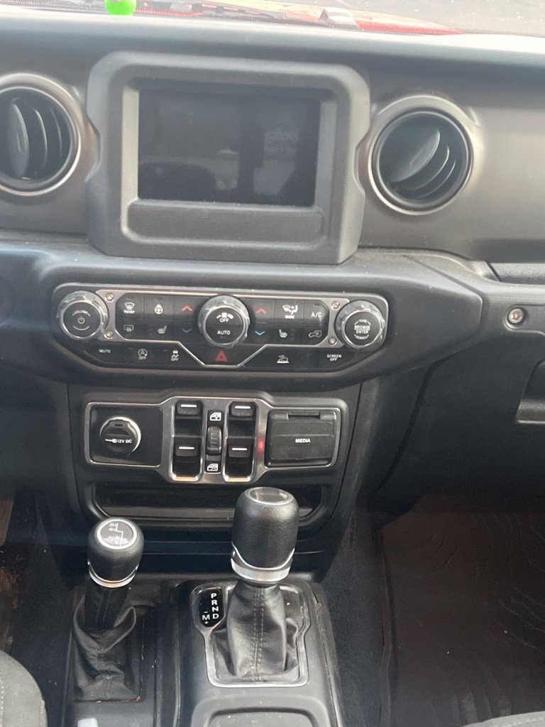 Used 2020 Red Jeep Sport image 16
