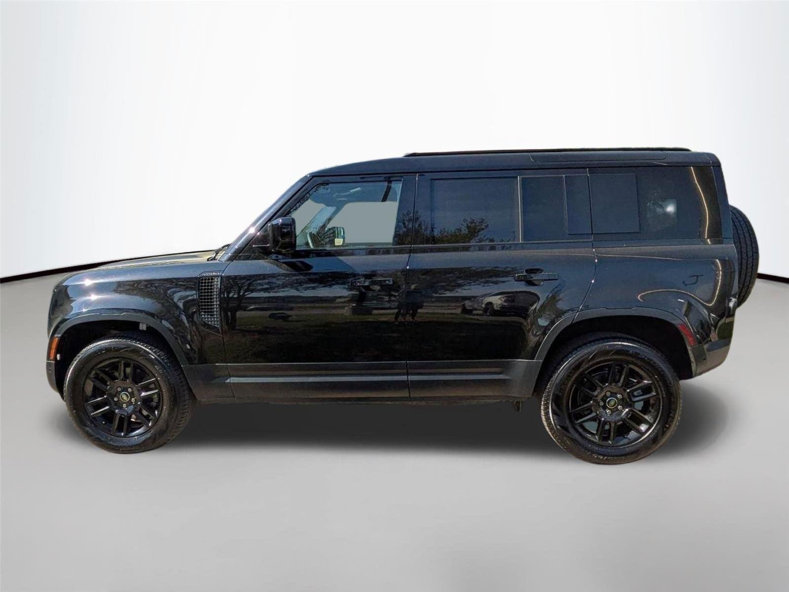 Used 2025  Land Rover S image 8