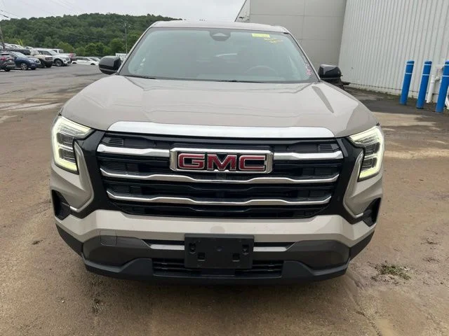 Used 2025 Gray GMC Elevation image 11