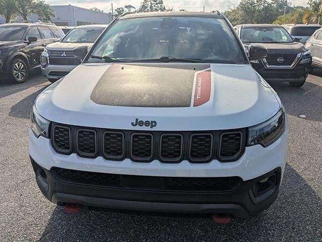 Used 2025 Bright White Clearcoat Jeep Trailhawk image 9