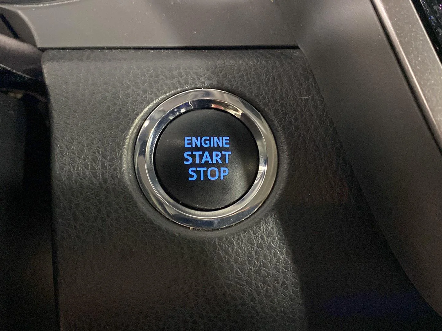 Used 2018 Midnight Black Metallic Toyota SE image 18