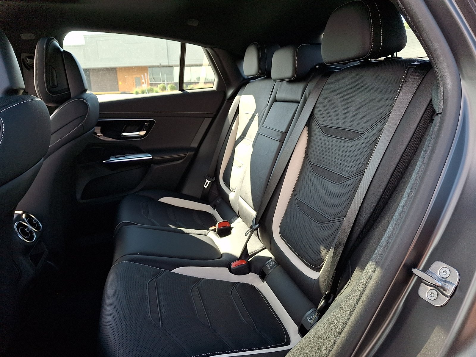 New 2027 MANUFAKTUR exclusive graphite grey magno Mercedes-Benz AMG® GLC 53 4MATIC+ Coupe image 8
