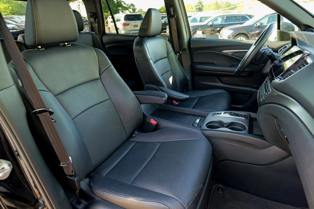 Used 2023 Black Honda EX-L image 36