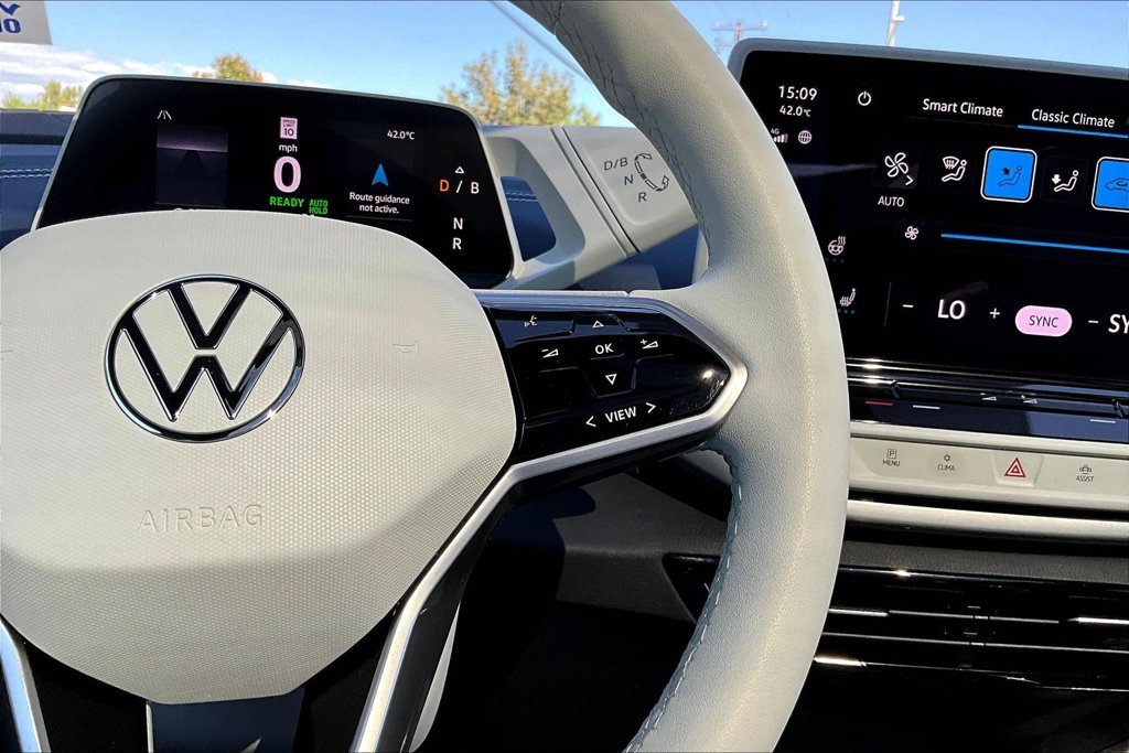 Used 2023 Blue Volkswagen Pro S image 10