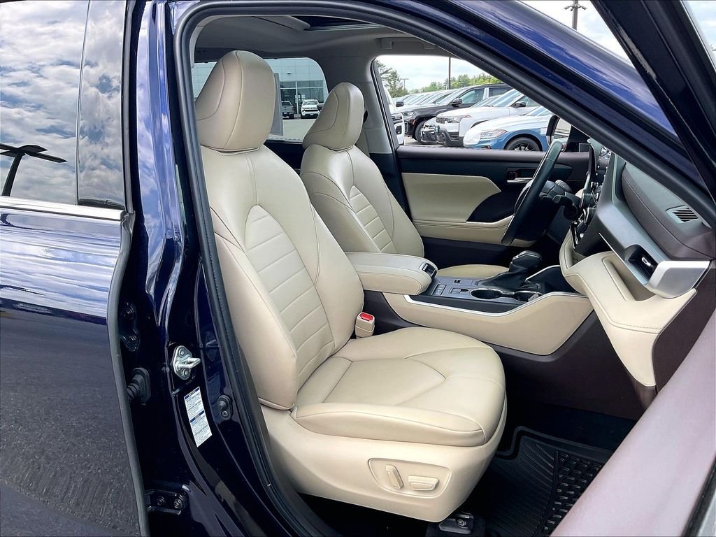 Used 2022 Blueprint Toyota XLE image 10