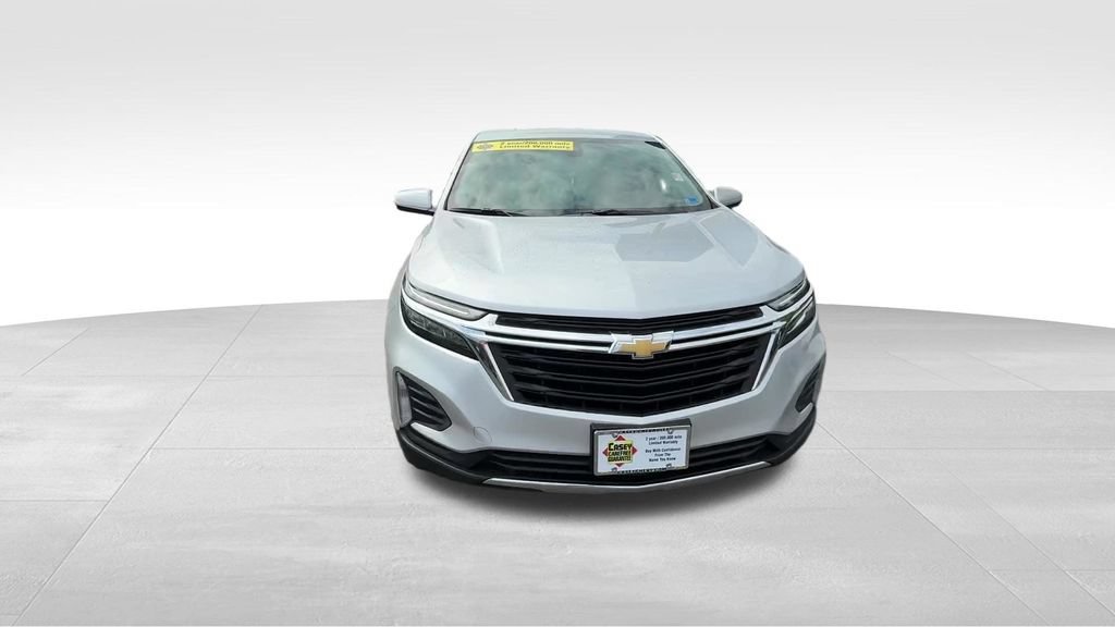 Used 2022 Silver Ice Metallic Chevrolet LT image 9
