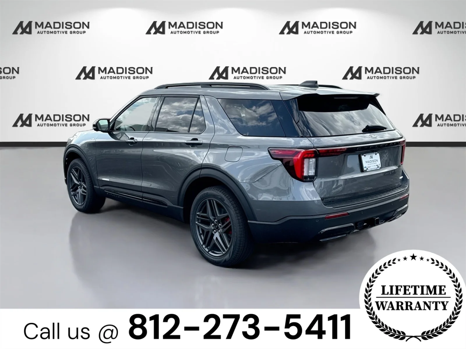 New 2026 Carbonized Gray Metallic Ford ST-Line image 7