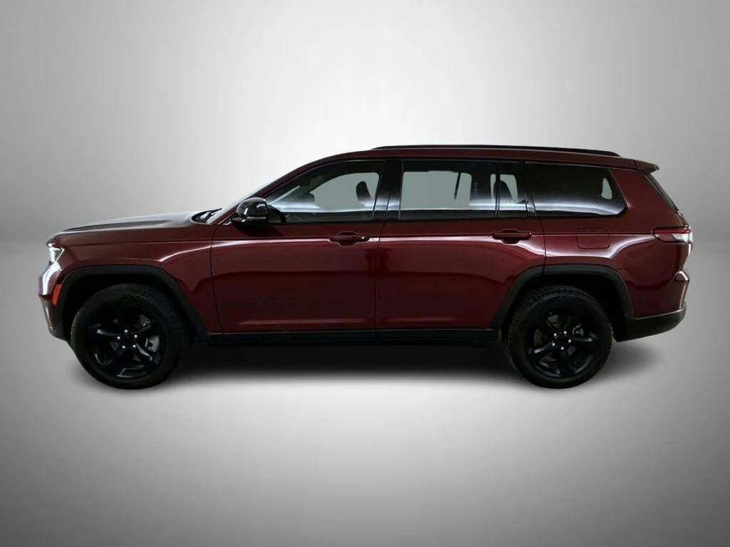 Used 2022 Red Jeep Limited image 8