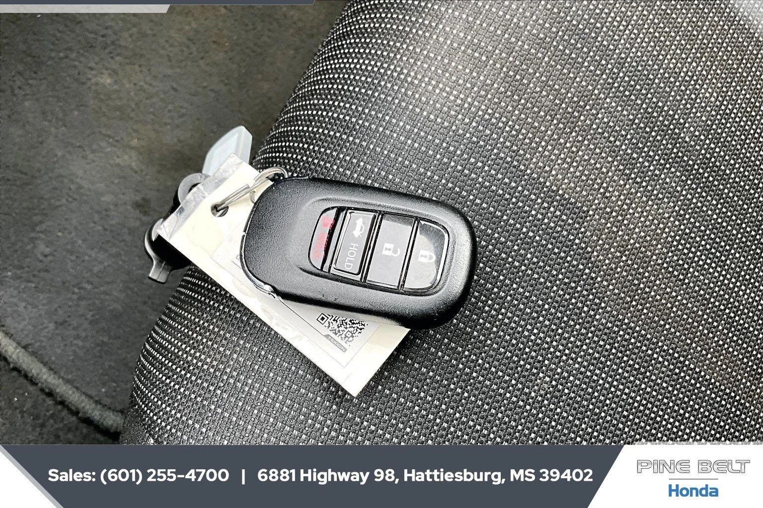 Used 2025 Meteorite Gray Metallic Honda LX image 9