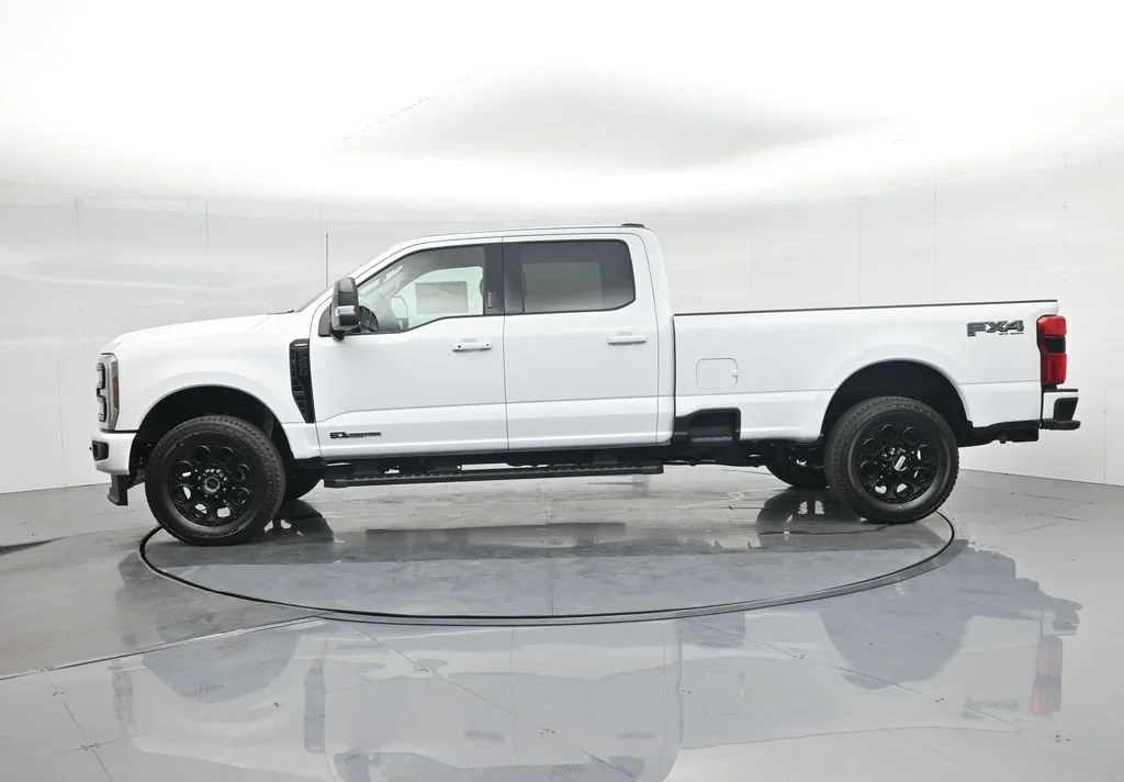 New 2026 Oxford White Ford Lariat image 28