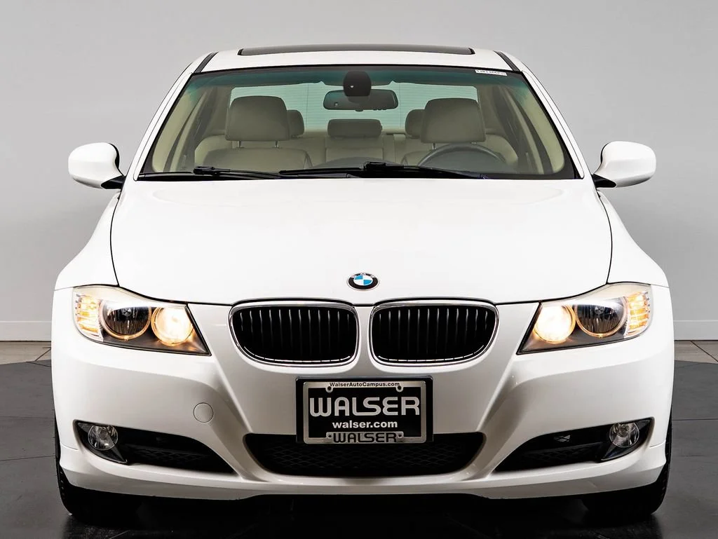 Used 2010 Alpine White BMW 328i image 2