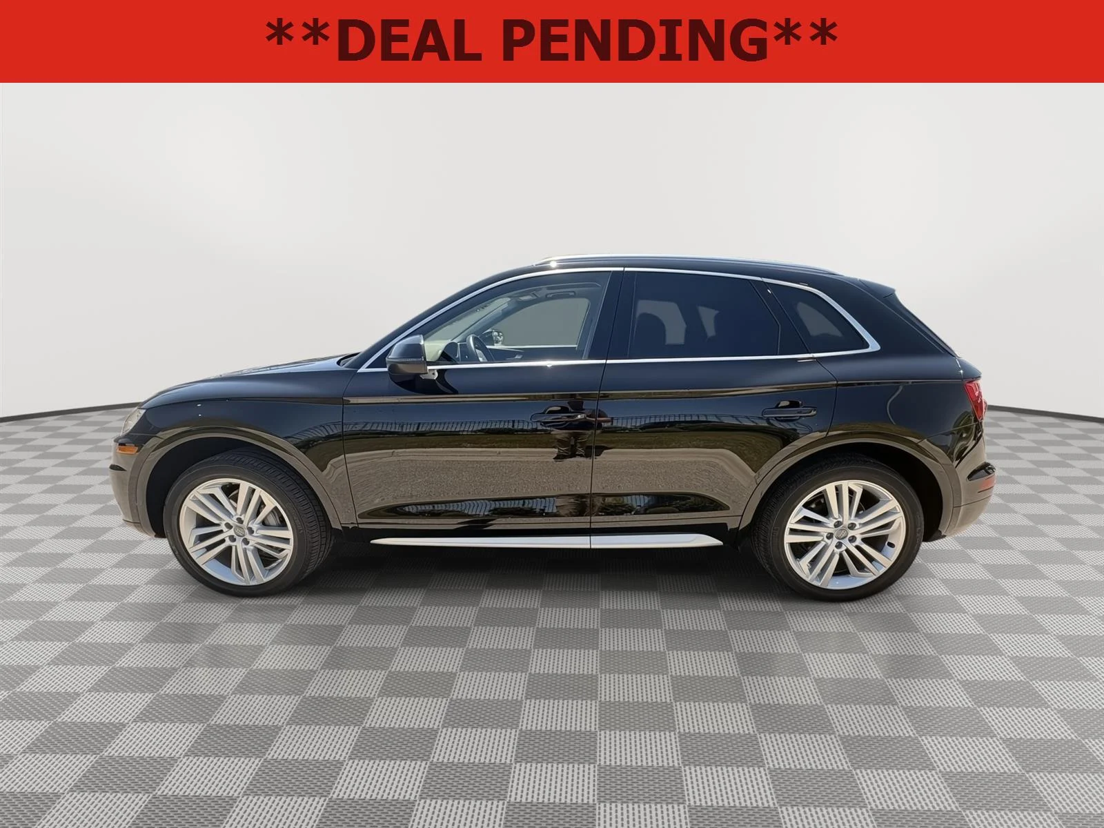 2018 Audi Q5 2.0T quattro S tronic Premium Plus's photo
