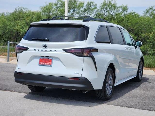 New 2026 White Toyota XLE 8 Passenger Front-Wheel Drive Passenger image 4