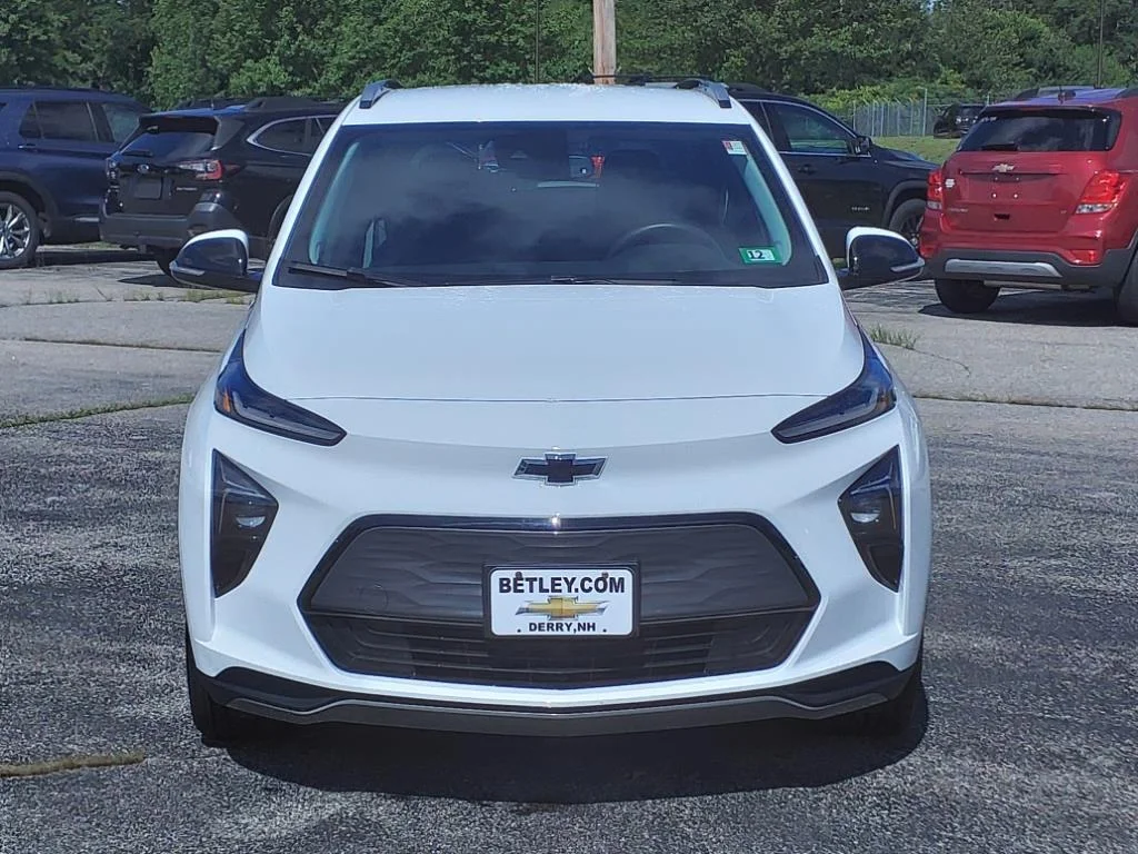 Used 2022 Chevrolet Bolt EUV LT with VIN 1G1FY6S09N4127809 for sale in Derry, NH