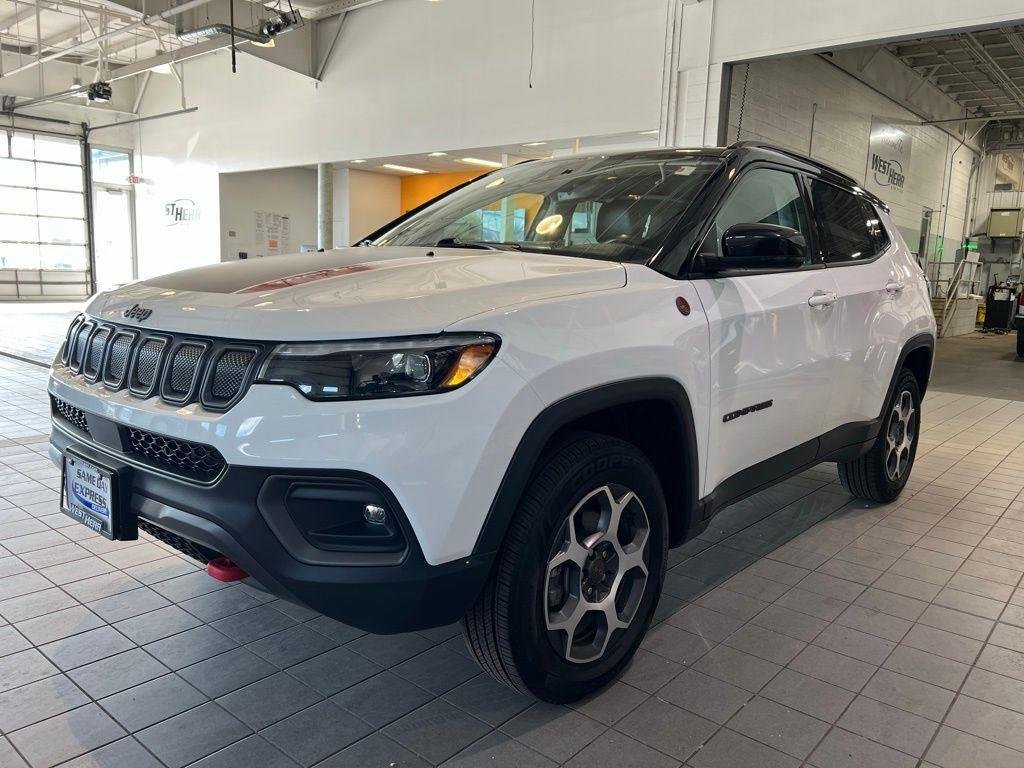 Used 2022 Bright White Clearcoat Jeep Trailhawk image 4