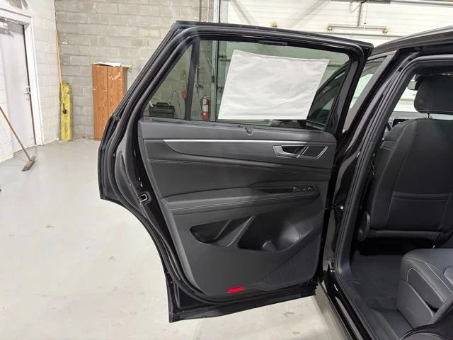 New 2026 Black Volkswagen 2.0T SE w/Technology image 12