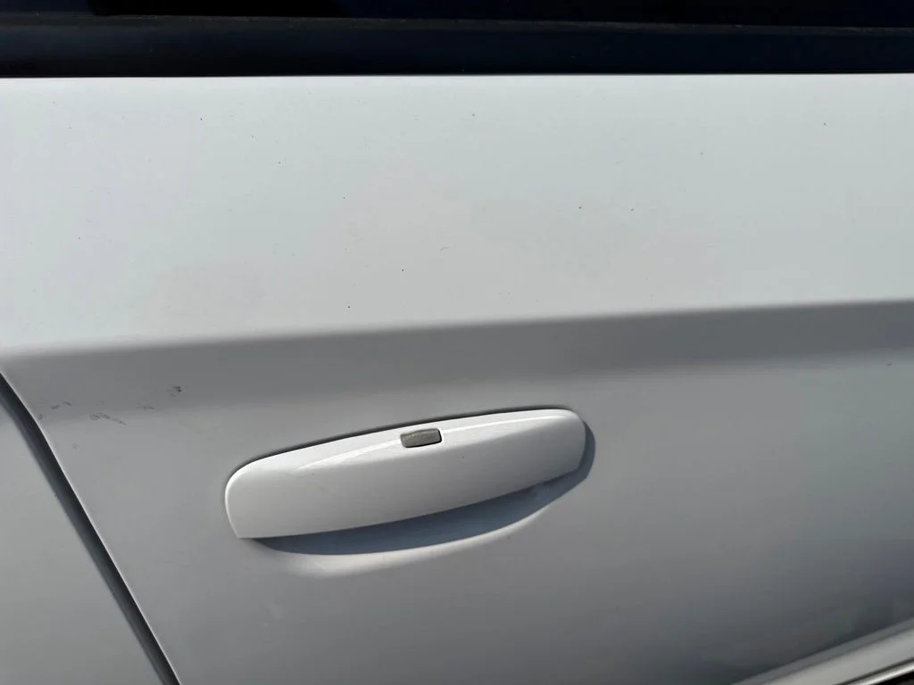 Used 2016 White Dodge SXT image 16