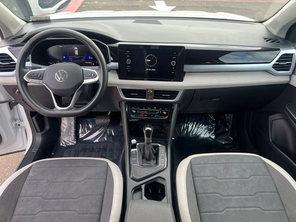 Used 2025  Volkswagen 1.5T SE image 25