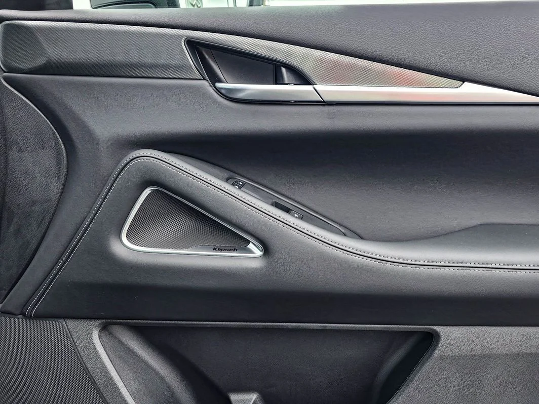 New 2027 2T RAD WHT INFINITI Sport AWD image 41