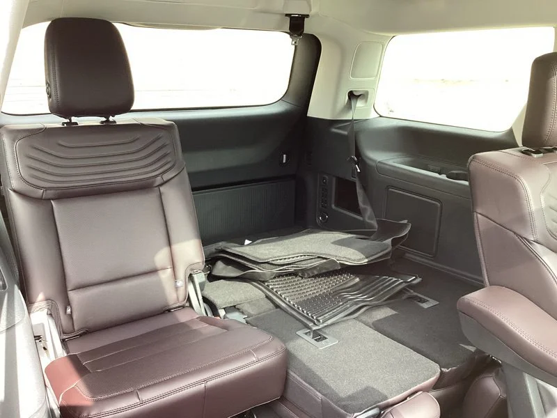 New 2026 Glacier Gray Metallic Tri-Coat Ford Platinum® image 22