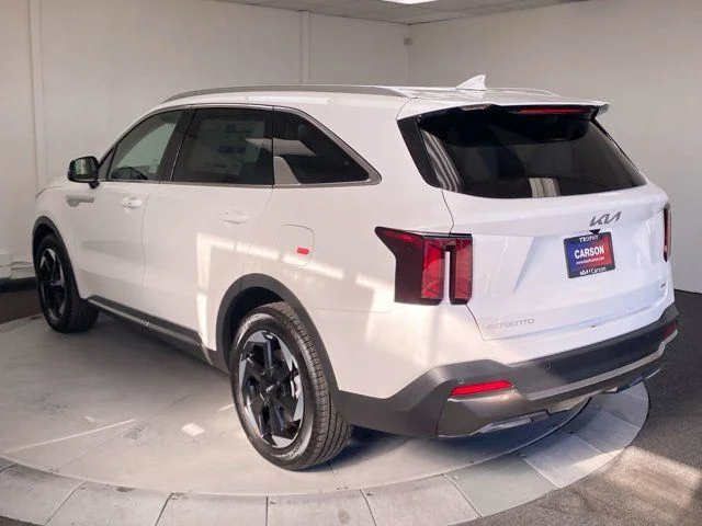 New 2026 Snow White Pearl Kia EX image 3