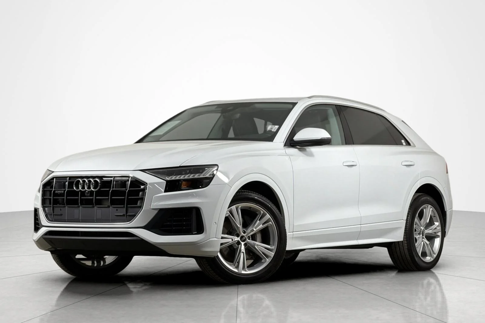 2023 Audi Q8 55 Premium Plus Tiptonic quattro's photo