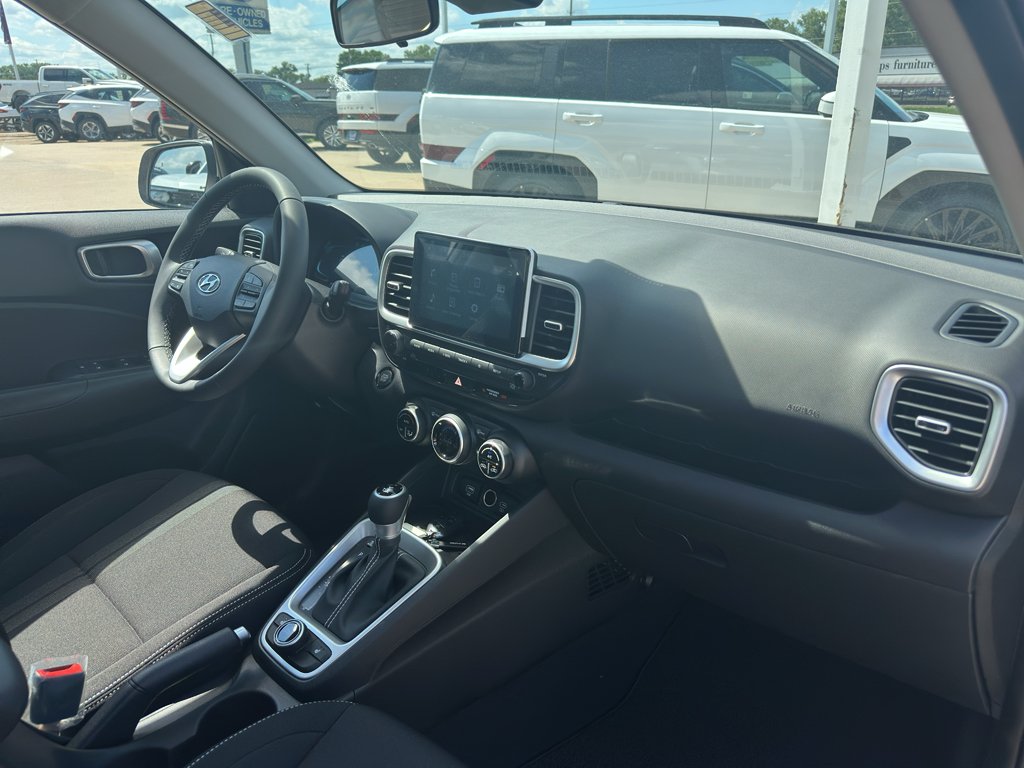 New 2026 Shimmering Silver Hyundai SEL image 27