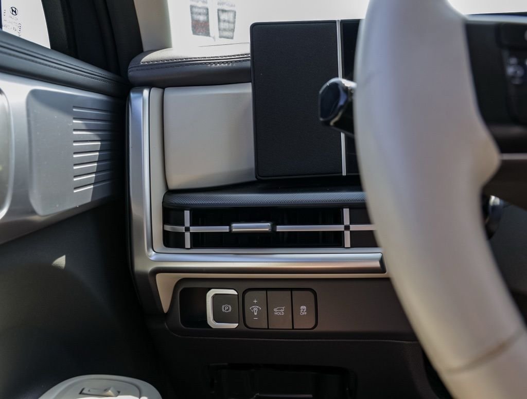 Used 2025 Gray Hyundai SEL image 32