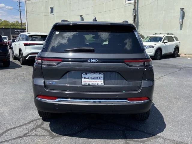 Used 2023 Baltic Gray Metallic Clearcoat Jeep  image 5