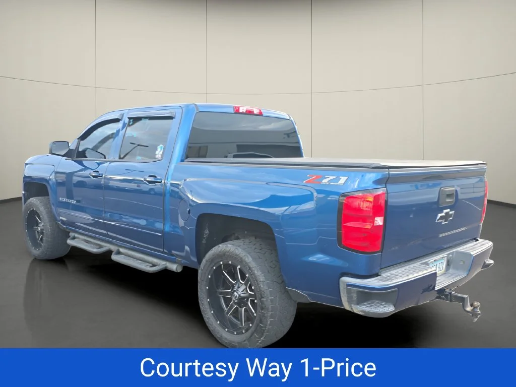 Used 2018 Blue Chevrolet LT image 7