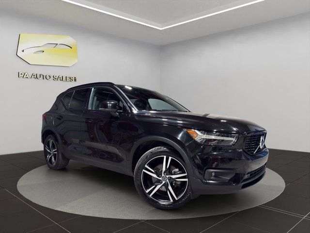 2022 Volvo XC40 R-Design