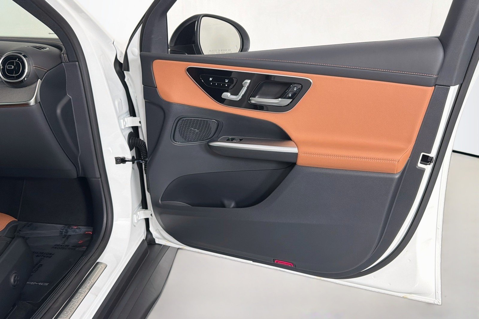 New 2026 Polar White Mercedes-Benz GLC 300 SUV image 23