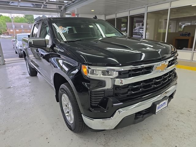 Used 2022 Black Chevrolet LT image 7