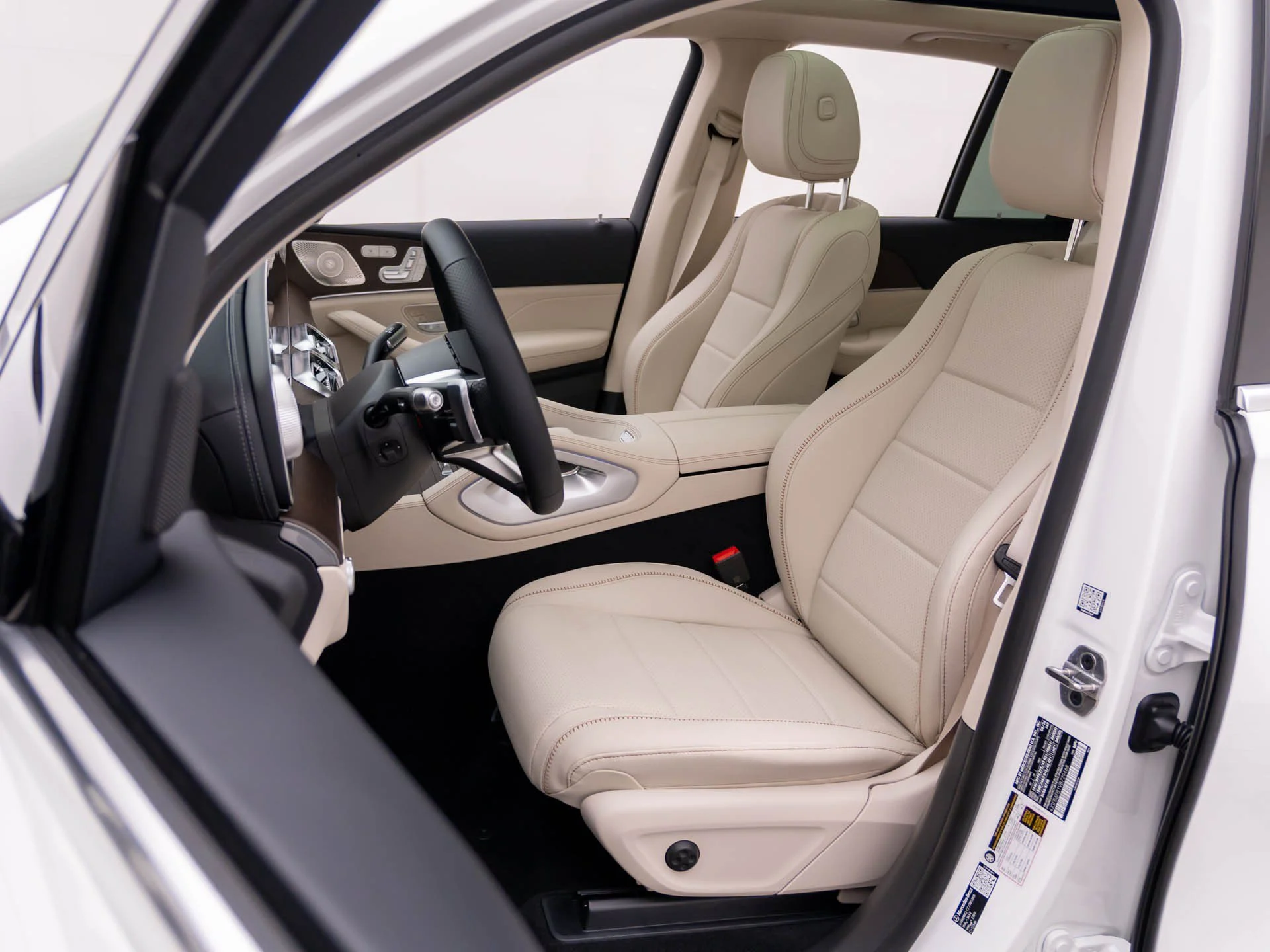 New 2027 White Mercedes-Benz GLE 450 image 17