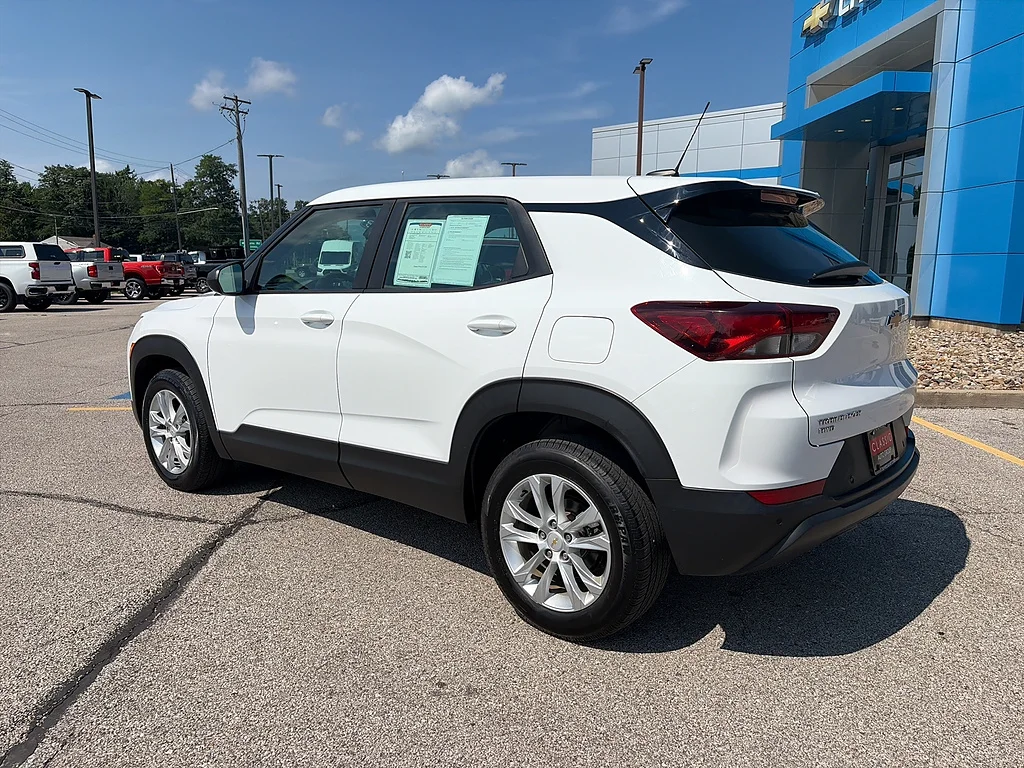 Used 2021 Summit White Chevrolet LS image 4