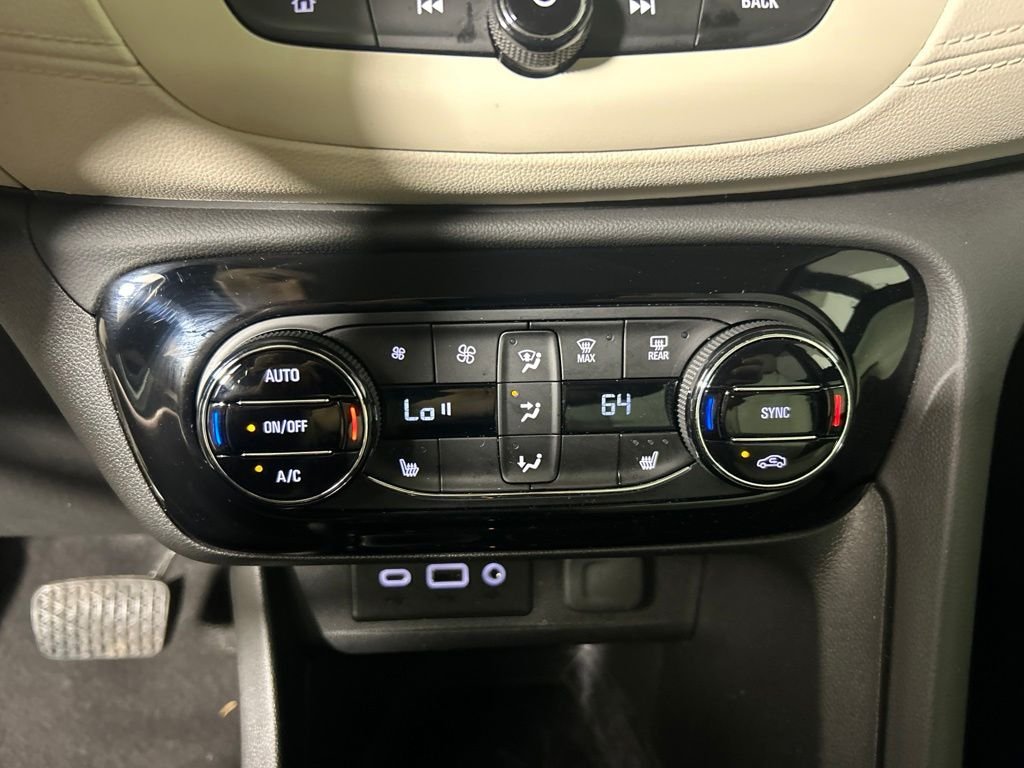 Used 2023 White Buick Select image 21