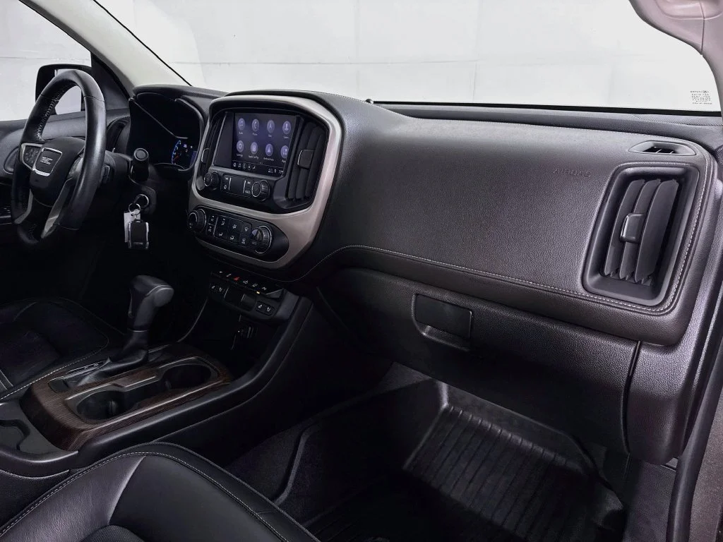Used 2020 Gray GMC Denali image 34