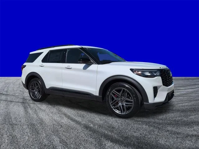 New 2026 Star White Metallic Tri-Coat Ford ST image 2