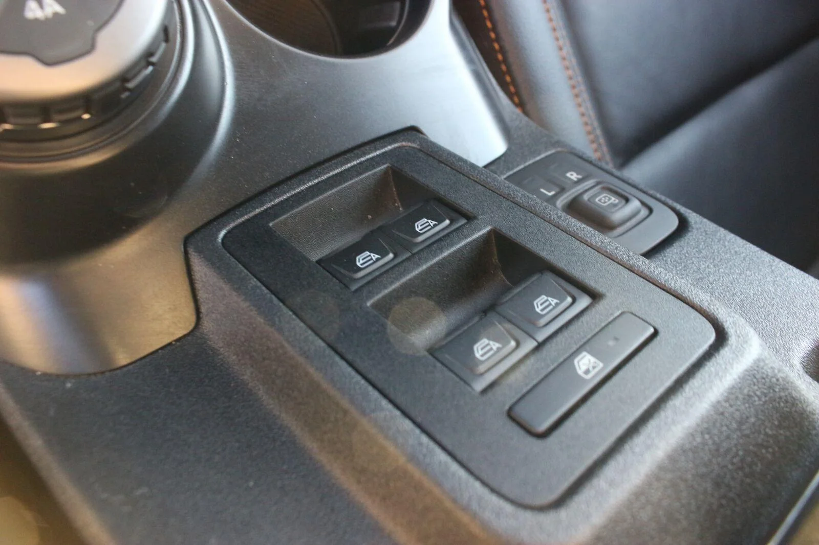 Used 2024 Oxford White Ford Badlands image 23