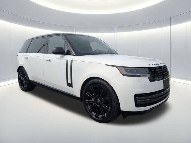 Used 2024 White Land Rover SE image 8