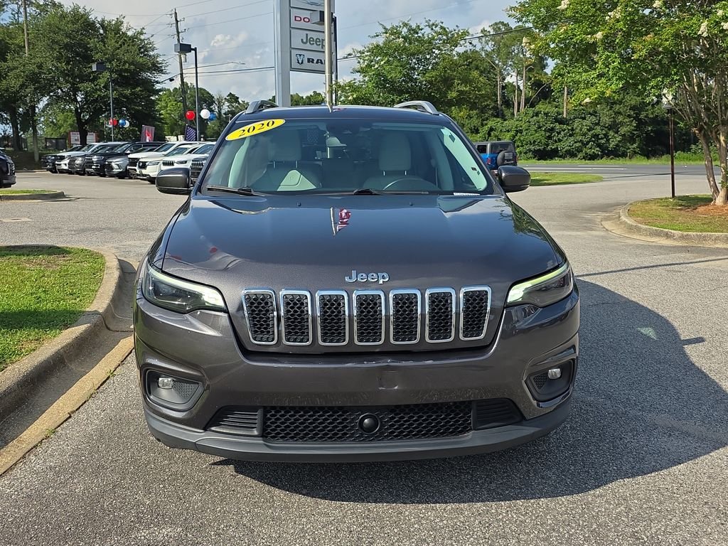 Used 2020 Gray Jeep Latitude Plus image 9
