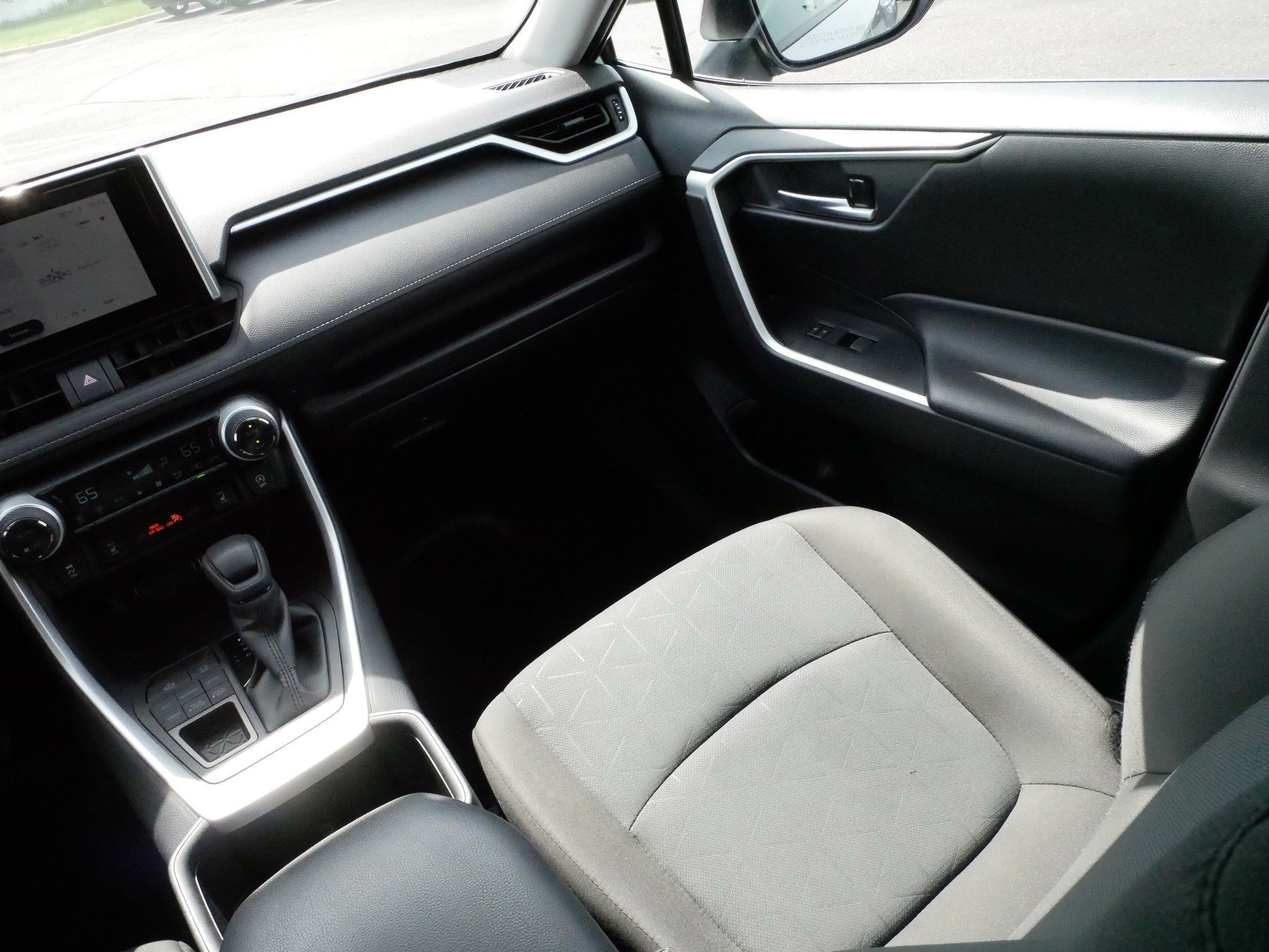 Certified Used 2025 SILVER SKY METALLIC Toyota XLE image 11