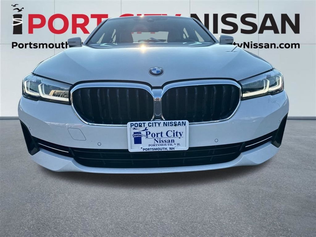 Used 2023 Alpine White BMW 540i xDrive w/premium pkg image 32