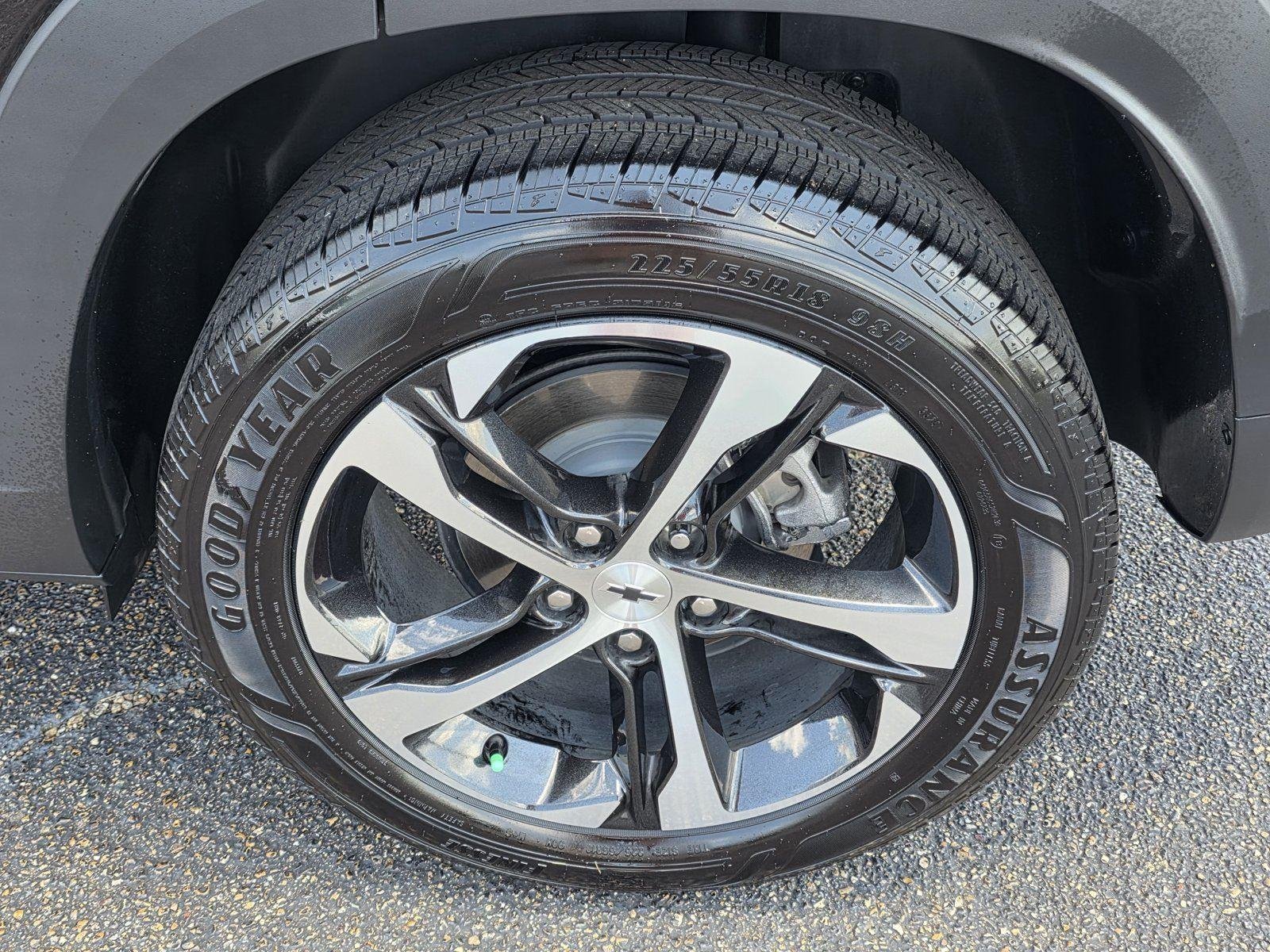Used 2026 Mosaic Black Metallic Chevrolet 1RS image 31