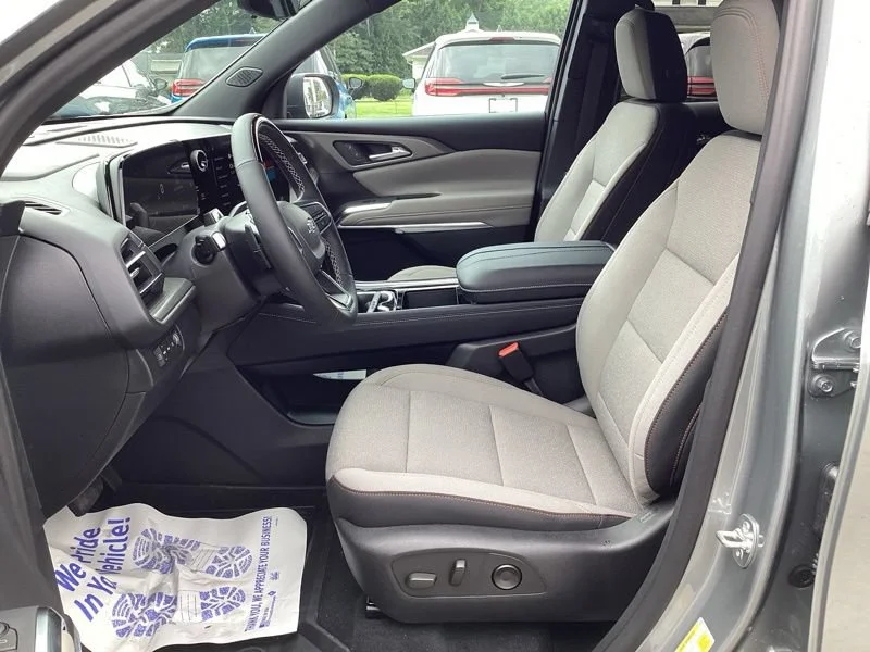 2027 Chevrolet Traverse LT - Photo 25