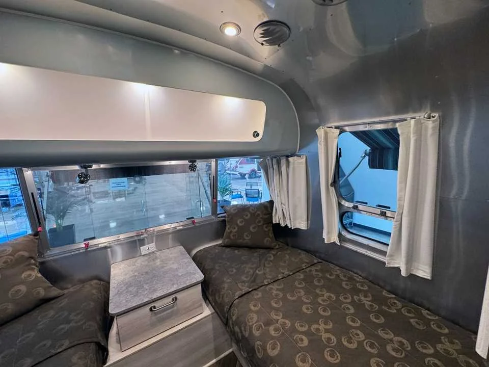 Used 2022 SILVER AIRSTREAM  image 23