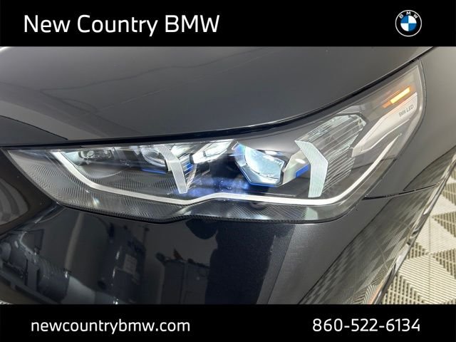 New 2027 Black Sapphire Metallic BMW 550e xDrive image 30