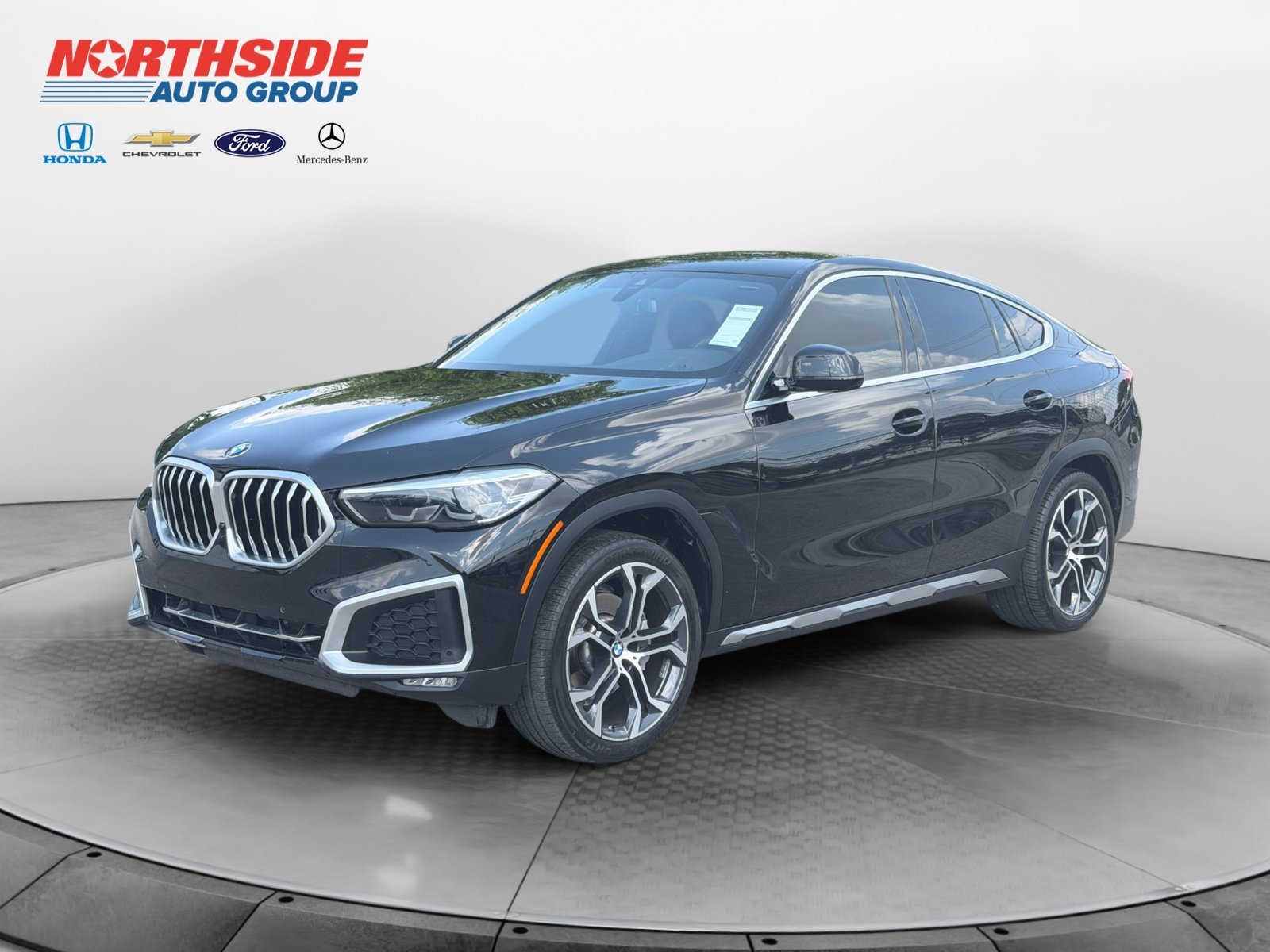 Used 2021 Jet Black BMW sDrive40i image 3